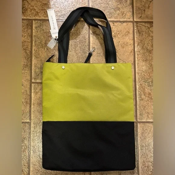 NWT Sherpani Sloan Tote - Picture 2 of 8